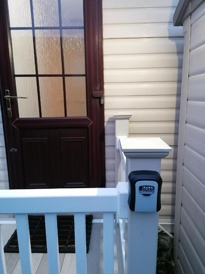 Cornwall Cornwall-Chapmanswell Caravan Holiday Park A30 B&B Bed And Breakfast #41 Лонсестон Экстерьер фото